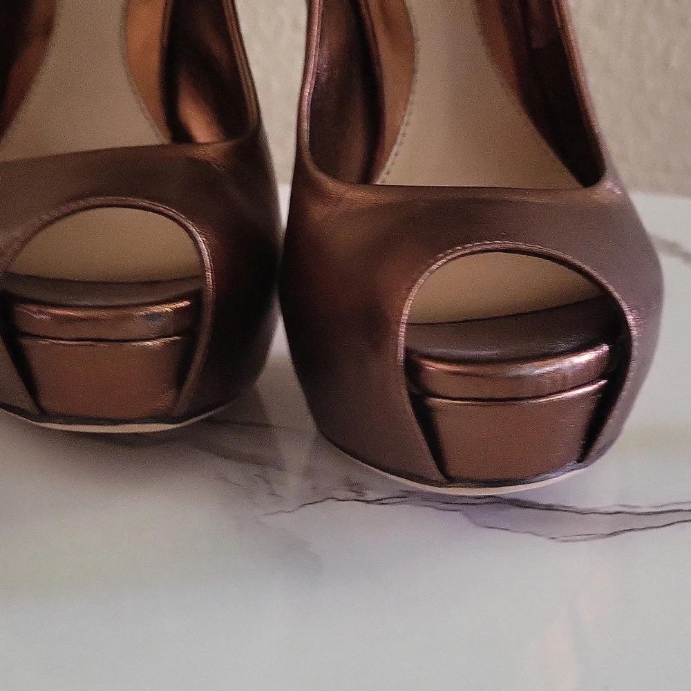 GUCCI Gucci Copper Gold Sofia peep-toe platform pumps/heels Golden Bronze
